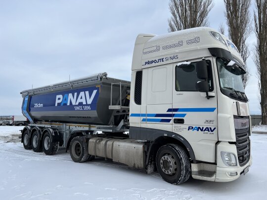 Tipper semi trailers